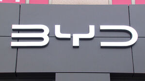 '0km 중고차'까지 등장&hellip;중국 자동차 업계, 출혈경쟁 속 시장 왜곡 심화