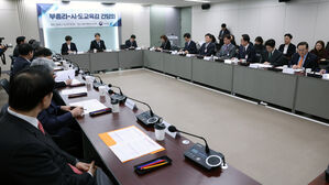 이주호 부총리 겸 교육부 장관이 12일 서울 종로구 정부서울청사에서 열린 시도교육감 간담회에서 발언하고 있다.(사진=공동취재, 연합뉴스)