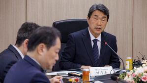 이주호 "늘봄 학교 참여 모든 학생 '대면 인계' 체계 갖추겠다"