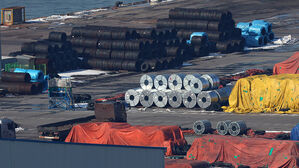 트럼프의 철강&middot;알루미늄 25% 관세 발효&hellip;한국 면세쿼터 폐지