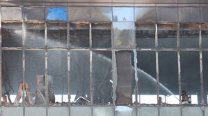 14일 부산 기장군 반얀트리 호텔 신축 공사장에서 화재가 발생해 소방대원들이 진화 작업을 하고 있다.(사진=연합뉴스)