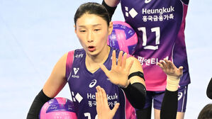 '김연경 14점' 흥국생명, 9연승으로 정규리그 1위 카운트다운