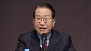 권영세 "윤 대통령 하야 옳지 않아&hellip;비상계엄은 분명히 잘못"