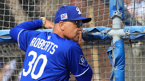 다저스 로버츠 감독 "김혜성, 이미 팀 동료와 코치진 신뢰받아"