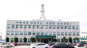 마약에 취해 고속도로 달리던 차량서 난동&hellip;20대 영장