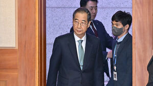 한덕수 "윤 대통령 다른 선택 설득 못해&hellip;계엄은 무관" 탄핵 기각 요청