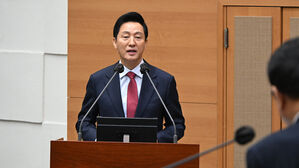 19일 서울시의회 제328회 임시회 시정질문에서 발언하는 오세훈 시장(사진=연합뉴스)