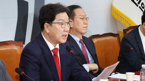권성동 "이재명 존재 자체가 형법 교과서&hellip;거짓말 돌려막기"