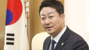 경기도의회 의장, 김동연 지사에 "불통의 벽" 비판