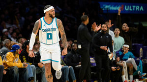 브리지스&middot;볼 56점 합작&hellip;NBA 샬럿, 레이커스 잡고 3연패 탈출