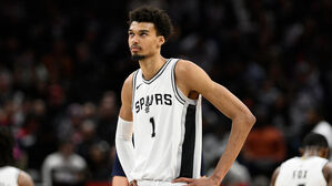NBA '괴물' 웸반야마, 갑작스런 건강 문제로 시즌 아웃