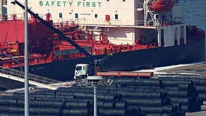 평택항에 쌓인 철강 제품(사진=연합뉴스)