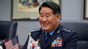 전 공군총장의 한 달 유럽 여행…에어버스DS가 지원했다 [취재파일]