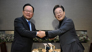 김부겸 "개헌 의견 분명히 밝혀야" 이재명 "지금은 탄핵 집중해야"