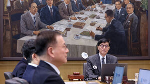 한은 총재 "내년 1.8% 성장 받아들여야&hellip;한국 현재 실력이 그 수준"