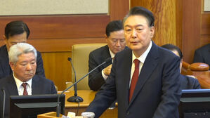 관저 머무는 윤 대통령&hellip;긴장감 감도는 용산 대통령실