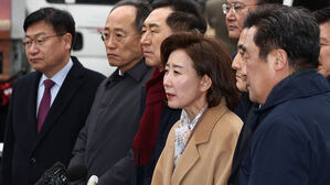 국민의힘, '직무복귀 개헌론' 부각&hellip;'탄핵 각하' 여론전