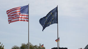 EU, 트럼프 관세 위협에 '외교전 &middot; 맞대응' 투트랙 전략