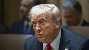 트럼프 "미국, 우크라 안전보장에 불참&hellip;EU에 25% 관세 곧 발표"