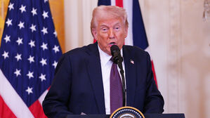 트럼프, 중국 선박 입항수수료 거둬 미 조선업 지원 행정명령 준비