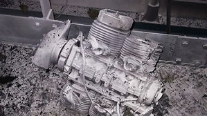 체르노빌 원전 격납 시설 지붕 부위가 드론 공습에 부서진 모습(사진=AP, 연합뉴스)