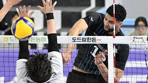 '챔프전행 확정' 현대캐피탈, '2위 싸움' 대한항공 또 격파