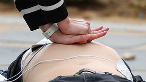 차에서 숨 멎은 90대 노인&hellip;순찰 중 발견한 경찰 덕에 소생