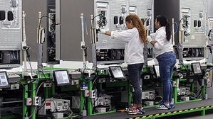 캐나다&middot;멕시코 관세 현실화&hellip;한국기업 피해 불가피, 미 공장이전 검토