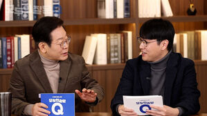 'AI와 대한민국, 그리고 나' 대담 출연한 이재명 대표(사진=더불어민주당 제공, 연합뉴스)