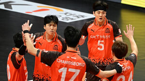 '김건우 18점' OK, 2위 싸움 바쁜 대한항공 제압