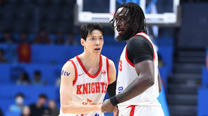 SK의 김선형과 자밀 워니(사진=KBL 제공, 연합뉴스)