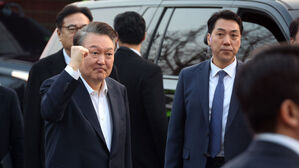 민주 "검찰, 내란수괴 졸개 자처&hellip;가혹한 심판 각오하라"