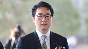 심우정 "적법절차 원칙에 소신껏 결정"&hellip;탄핵&middot;사퇴요구 일축