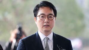 공수처, '심우정 검찰총장 딸 특혜 채용 의혹' 고발인 조사