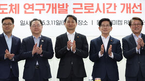김문수&middot;안덕근 "반도체 R&D 인력에 '주 52시간' 예외 필요"