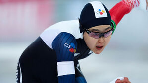 스피드스케이팅 김민선이 15일(한국시간) 노르웨이 하마르에서 열린 2025 국제빙상경기연맹(ISU) 스피드스케이팅 종목별 세계선수권대회 여자 500ｍ에서 힘차게 달리고 있다. (사진=AFP, 연합뉴스)