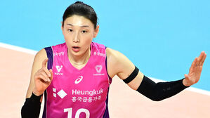 '김연경 19점' 흥국생명, 정규리그 홈 최종전 승리