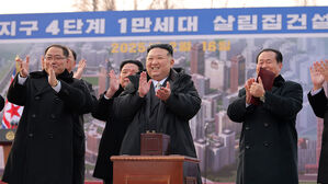 북한 김정은, 화성지구 4단계 1만세대 착공식 참석 (사진=조선중앙통신, 연합뉴스)
