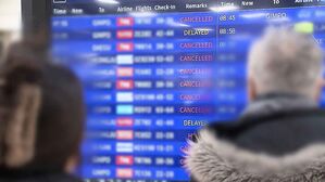 폭설로 항공편 일부 결항&hellip;의정부 경전철 한때 운행 중단