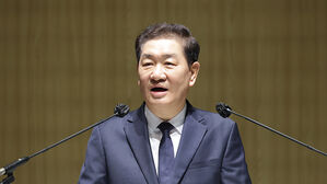 삼성전자 한종희 "기본으로 돌아가 재도약&hellip;로봇 등 새 도전 이어갈 것"