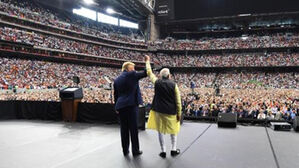 모디, 미 관세 폭탄 속 트루스소셜 가입&hellip;트럼프와 찍은 사진 올려