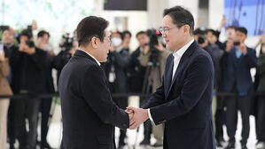 이재용 만난 이재명 "삼성 잘살아야 투자자도 잘살아"