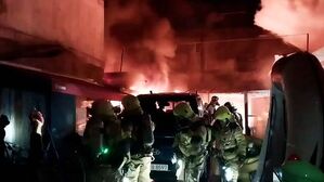 [영상] 새벽 시간 인천 고물상 화재&hellip;이재민 20여 명 발생