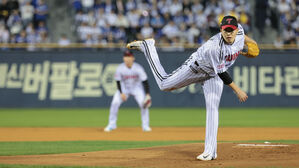 PO 3차전 역투하는 LG 임찬규(사진=연합뉴스)