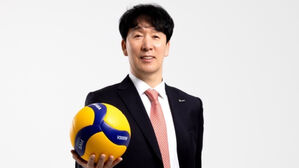 신영철 감독, OK저축은행 신임 사령탑으로&hellip;1년 만에 복귀
