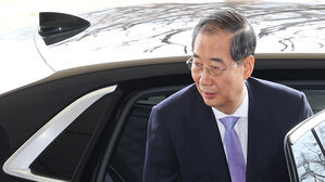 [속보] 한덕수 대행, 헌재 기각 직후 정부서울청사 87일 만에 출근
