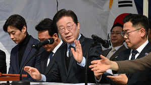 민주당 "윤 복귀는 민주공화국 자살&hellip;헌재, 오늘 선고기일 공지하라"