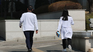 "의대생은 특권층인가…왜 특별대우 하나?"