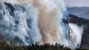 의성 산불 현장에 투입된 산림청 헬기(사진=연합뉴스)