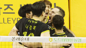 KB손해보험, PO 1차전서 대한항공 격파